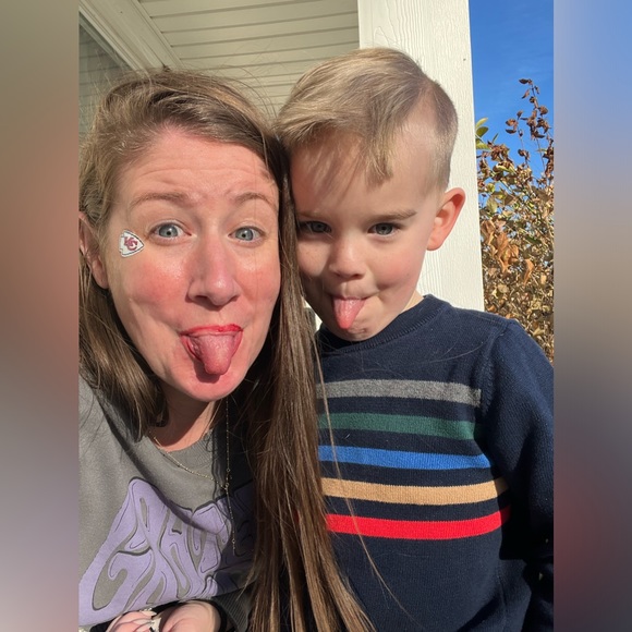 _lauramj_ is LIVE - Picture 3 of 7